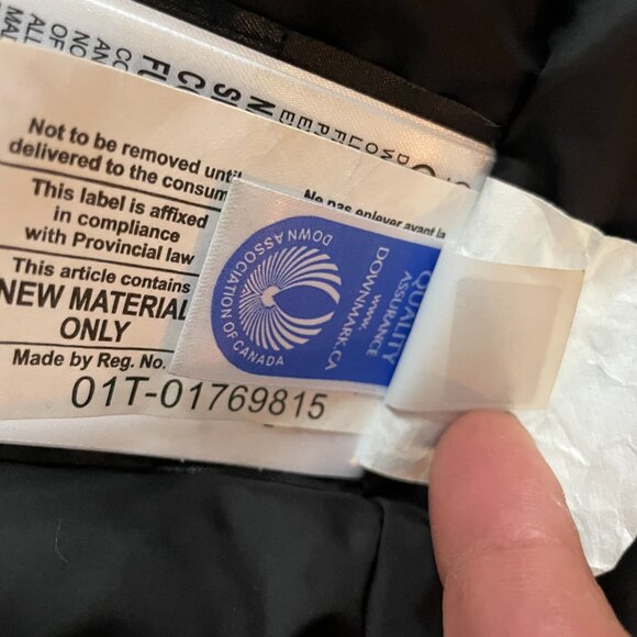 Canada Goose, Camo woman's size M Montebello Parka - Picture 7 of 11